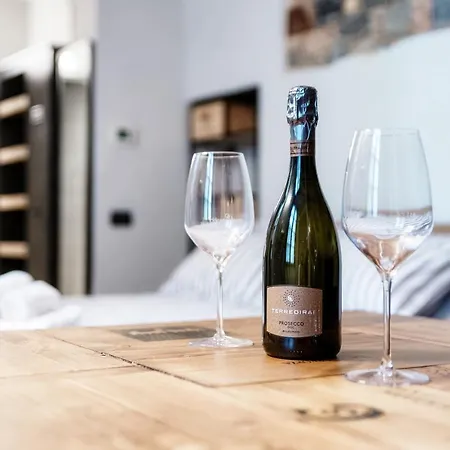 Wine House - The House Of Travelers *